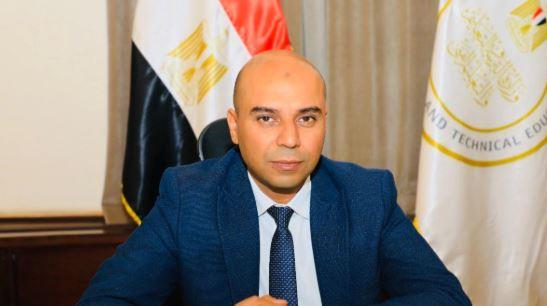 محفظة تعليمية بقيمة 500 جنيه لـ تدريب طلاب الصف الثاني الثانوي على مفاهيم التداول في البورصة