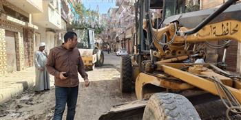   أسيوط تواصل تطوير البنية التحتية للطرق بمركز منفلوط