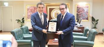 وزير الصحة يستقبل رئيس جامعة هيروشيما اليابانية لبحث تعزيز التعاون في التعليم الطبي