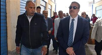   محافظ بورسعيد يتابع أعمال تنظيم الباعة بمحيط الأسواق