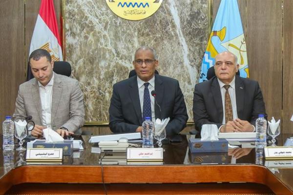 محافظ كفر الشيخ يعلن نتائج التقييم الشهري للوحدات المحلية لشهر أبريل