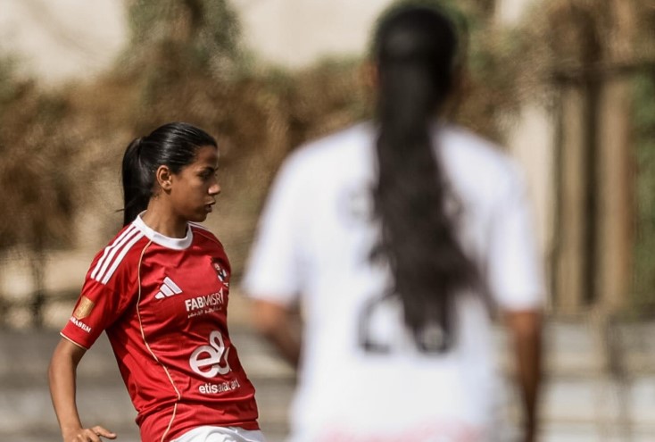 الأهلي يقسو على الزمالك بثلاثية في دوري الكرة النسائية