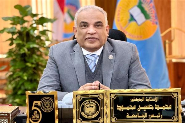 رئيس جامعة طنطا يستعرض تقريرا عن مؤشرات أداء الخطة الاستراتيجية للجامعة