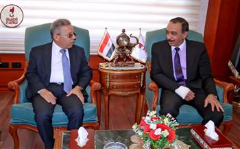   محافظ سوهاج يستقبل النقيب العام لأطباء مصر