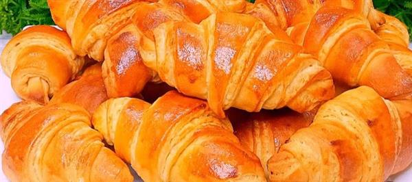 حضري كرواسون طري ولذيذ بسهولة في مطبخك