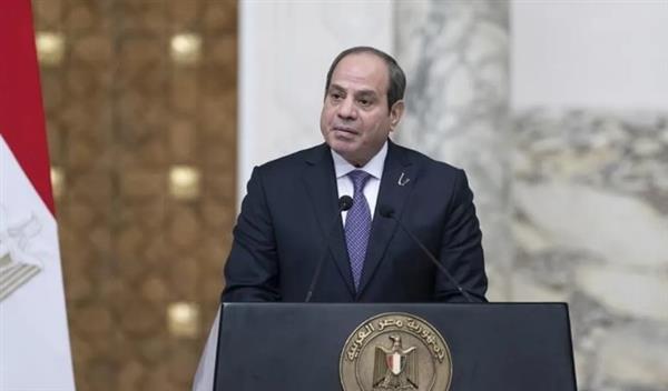 السيسي لـ عمال مصر: أنتم سواعد الأمة والدولة ملتزمة بحماية حقوقكم