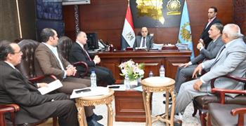   محافظ الغربية يبحث طلبات النواب ويؤكد سرعة حل مشكلات المواطنين وتحسين الخدمات