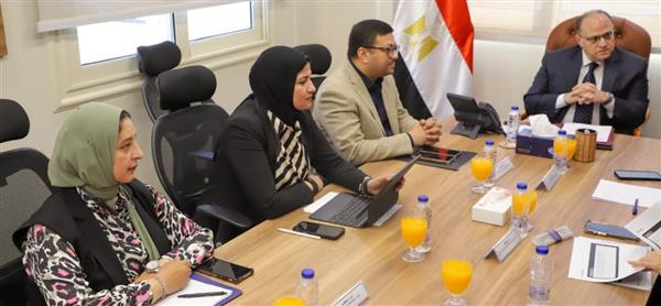 رئيس هيئة الدواء في اجتماع مع شركة فايزر لتعزيز الاستثمار والتوطين في القطاع الدوائي