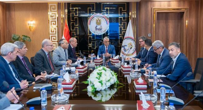 وزير الإنتاج الحربي يبحث التعاون مع شركة يونغ هانز و تاليس مصر في الصناعات الدفاعية