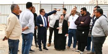 محافظ بورسعيد يتفقد أعمال تطوير ورفع كفاءة منطقة" الإسراء" بحي الضواحي