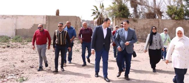محافظ دمياط يختتم جولته بتفقد أرض ادفينا لبحث آليات تعظيم الاستفادة من الموقع