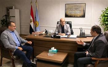   محافظ أسيوط يبحث تعزيز التعاون بين المستشفيات الجامعية والصحة