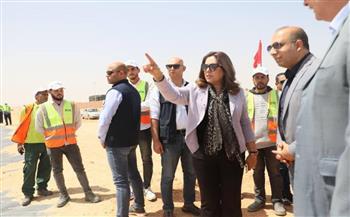 وزيرة التنمية المحلية والبيئة تتفقد مصنع شركة"إيكوم" للمخلفات بالعاشر من رمضان