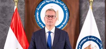   وزير البترول في مطار القاهرة لاستقبال جثمان الشهيد حسام صادق