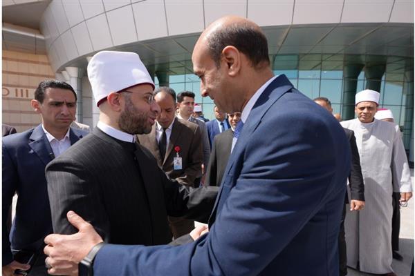 محافظ أسيوط يستقبل وزير الأوقاف