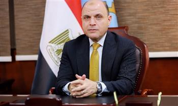 محافظ الغربية يتابع أعمال رفع كفاءة ورصف شارع المدارس في مركز كفر الزيات