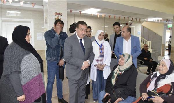 محافظ بورسعيد يشدد على تحسين الخدمات الطبية وتوفير الأدوية وتشغيل الأسانسير
