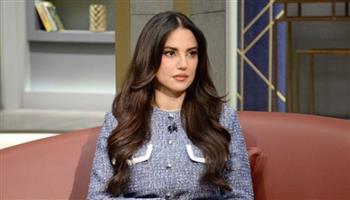   عمرو الليثي يكرم درة لتألقها في شخصية ميادة الديناري بـ«علي كلاي»