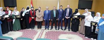 محافظ بني سويف يحتفي بالأمهات المثاليات ويكرمهن برحلة عمرة
