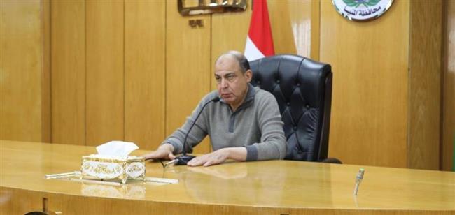محافظ المنيا يعقد جلسة لتطوير وتشغيل سوق بني مزار الحضاري الجديد