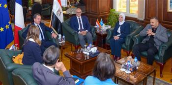  محافظ الإسكندرية يبحث مع سفير فرنسا تعزيز التعاون المشترك 