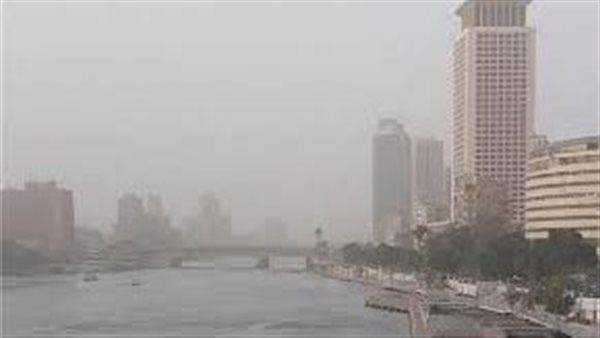 طقس اليوم: أجواء دافئة نهارًا مع شبورة وأمطار متفرقة ورياح مثيرة للأتربة