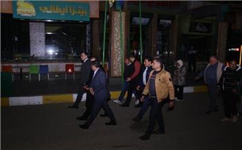   محافظ دمياط يتابع تطبيق قرار غلق المحال العامة برأس البر 