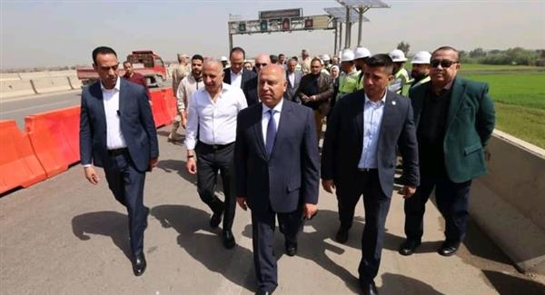 جولة تفقدية لوزير النقل بمشروع منظومة النقل الذكي بطريق شبرا