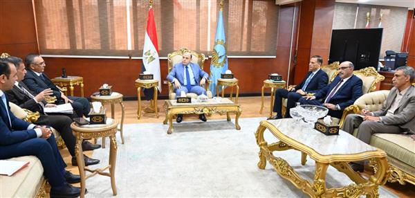 محافظ الغربية يبحث مع شركة "فينوس" التوسع في مراكز توزيع لمبات الليد الموفرة للطاقة