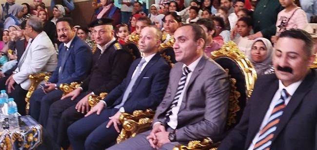 إقبال كبير على عرض "الليلة الكبيرة" بقصر ثقافة أسيوط ضمن مشروع المواجهة والتجوال 