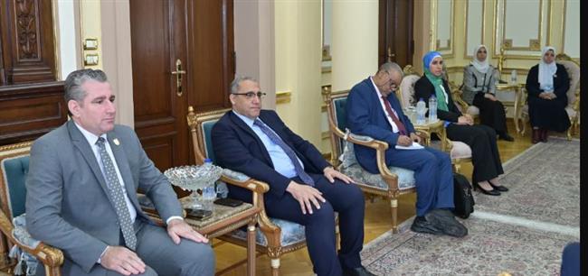 جامعة القاهرة تستقبل وفد هيئة ضمان الجودة لتعزيز منظومة الاعتماد والتميز الأكاديمي بكلية الصيدلة