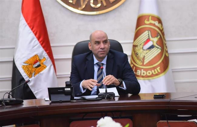 وزير العمل: الاثنينُ المقبلُ إجازةٌ رسميةٌ مدفوعة الأجر للعاملين بالقطاع الخاص بمناسبة شمّ النسيم