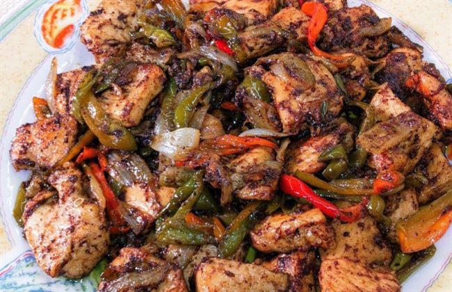 طريقة عمل الفراخ بالبصل في الطاسة 