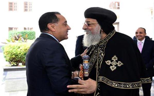 رئيس الوزراء يهنئ البابا تواضروس بعيد القيامة المجيد 