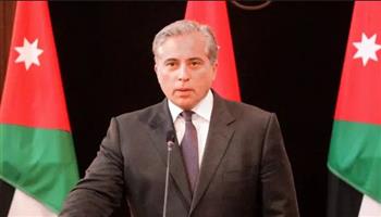   رئيس الوزراء الأردني يؤكد تضامن بلاده الكامل مع لبنان واستعداده لإرسال مساعدات