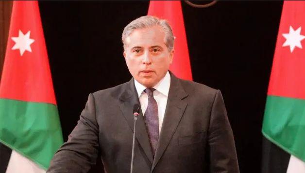 رئيس الوزراء الأردني يؤكد تضامن بلاده الكامل مع لبنان واستعداده لإرسال مساعدات