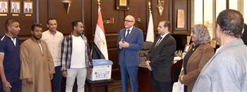   الأقصر.. دعم الشباب المتميزين بمعدات صيانة المحمول لتعزيز فرص العمل