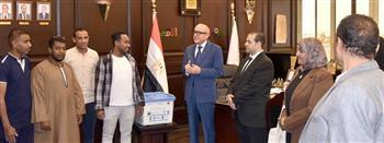 الأقصر.. دعم الشباب المتميزين بمعدات صيانة المحمول لتعزيز فرص العمل