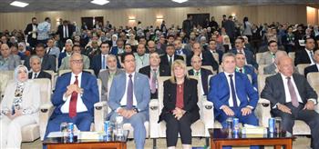   رئيس جامعة بنها يفتتح فعاليات المؤتمر العلمي الثالث لكلية التجارة