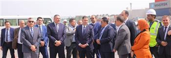   محافظ دمياط يتفقد محطة حاويات " تحيا مصر ١" بميناء دمياط 