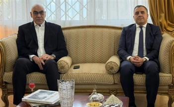   سفير مصر في الجزائر يستقبل بعثة الزمالك قبل موقعة شباب بلوزداد