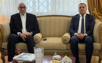 سفير مصر في الجزائر يستقبل بعثة الزمالك قبل موقعة شباب بلوزداد
