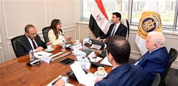 وزير الصناعة يبحث مشروعات «طاقة عربية» في الكهرباء والغاز