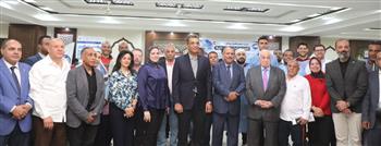   محافظ البحر الأحمر يتفقد أعمال القافلة الطبية للجامعة البريطانية بالغردقة 