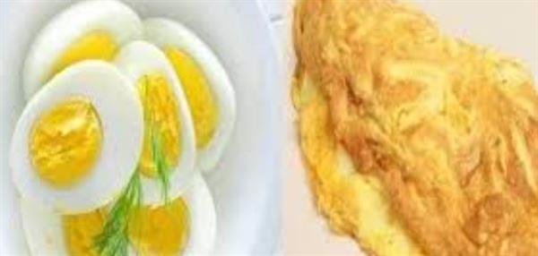 البيض المقلي أم المسلوق؟.. أيهما يمنحك فائدة غذائية أكبر؟