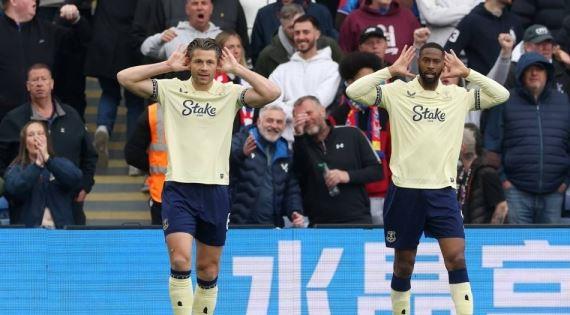 الدوري الإنجليزي .. تعادل إيجابي بين كريستال بالاس وإيفرتون