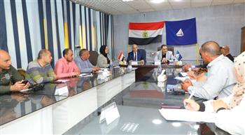   محافظ دمياط يبحث مطالب وشكاوى أهالي الزرقا 