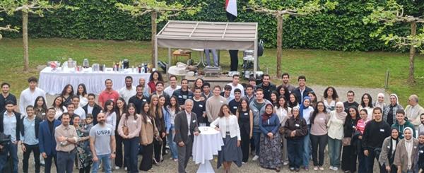 السفير المصرى يلتقى الطلبة المصريين الدارسين في الجامعات السويسرية