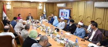   محافظ قنا يدعم تحسين مؤشرات تنظيم الأسرة