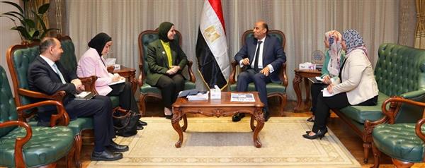 وزير العمل يبحث فرص تشغيل الكوادر المصرية بالخارج